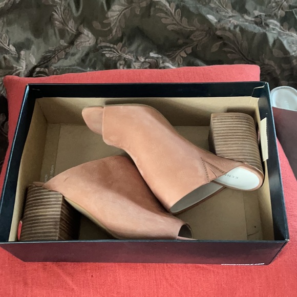 Kenneth Cole Leather Heels - Picture 9 of 9